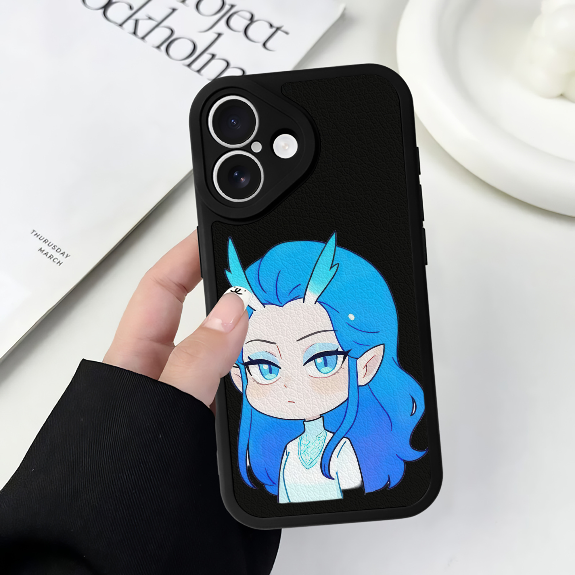 （画像用） Ne Zha 2 ナタ 魔童の大暴れ 【iPhone 16シリーズ対応】シリコンスマホケース（レザー調） 材質：シリコン